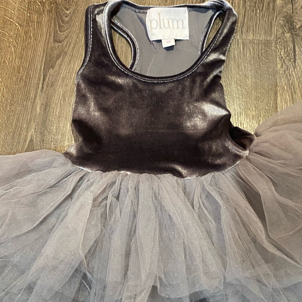 girls size 4y grey velvet leotard tutu. New